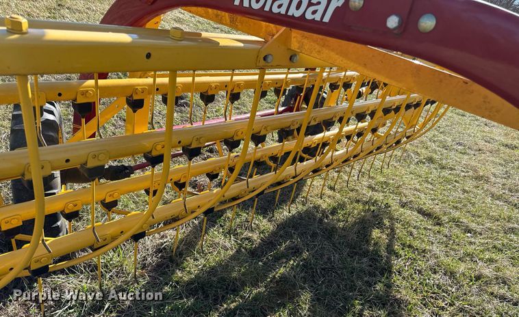 image for item ED4079 2011 New Holland 258 hay rake