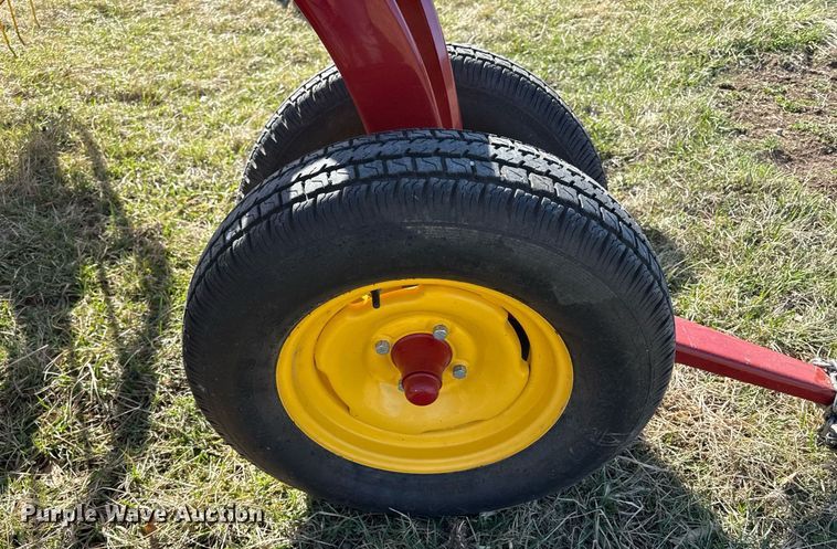 image for item ED4079 2011 New Holland 258 hay rake