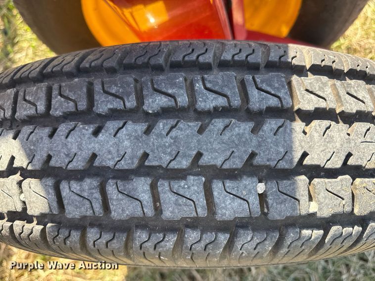 image for item ED4079 2011 New Holland 258 hay rake