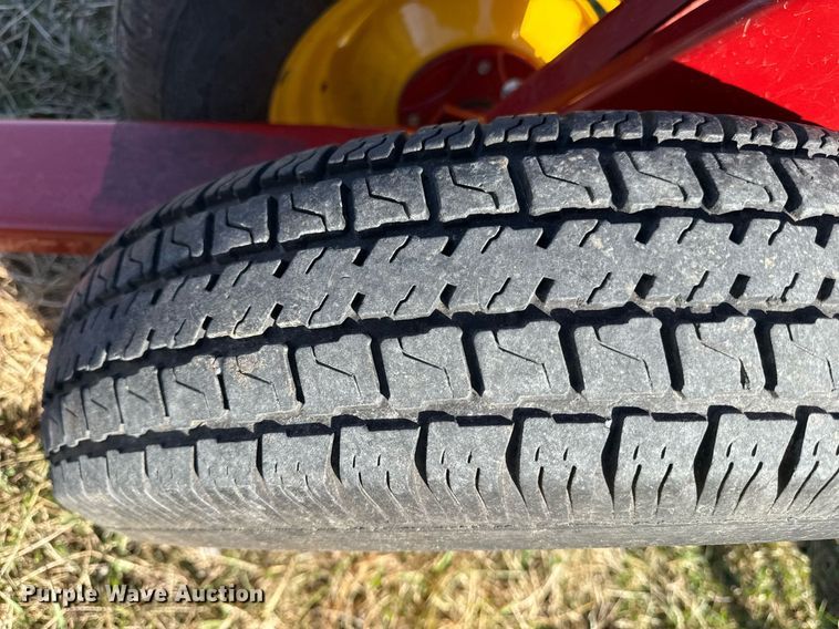 image for item ED4079 2011 New Holland 258 hay rake