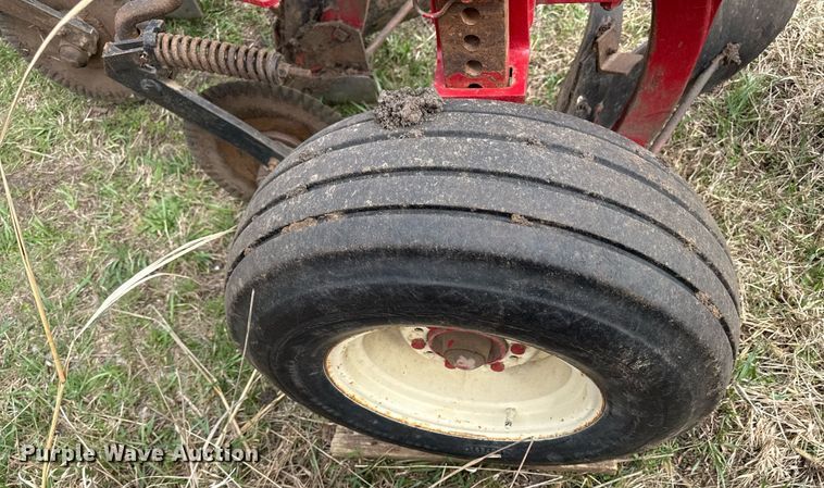 image for item ED4119 Case IH 720 five bottom plow