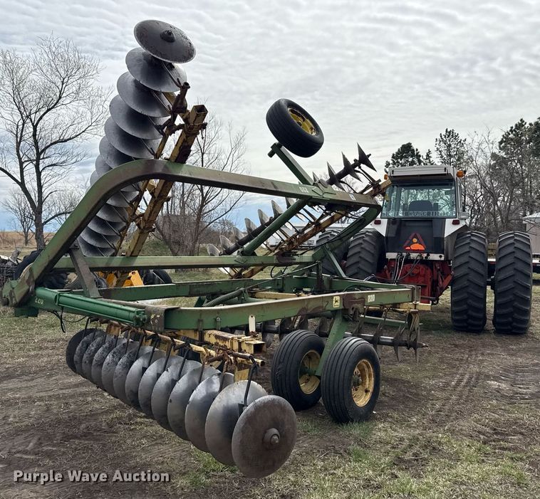 image for item ED4120 John Deere 220 double off-set disk
