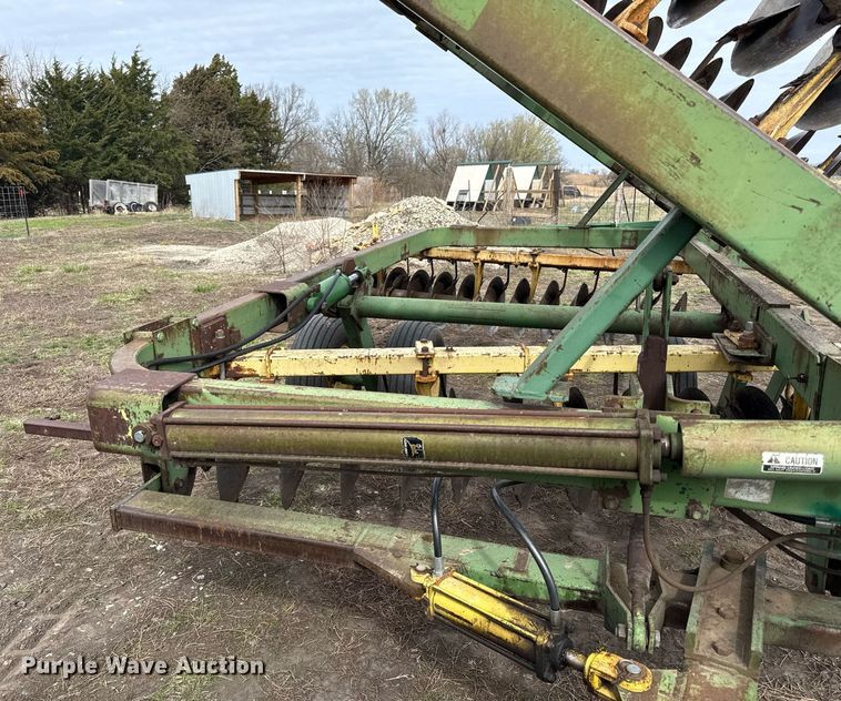 image for item ED4120 John Deere 220 double off-set disk