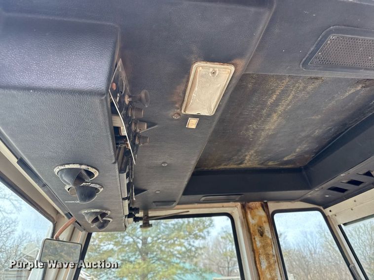 image for item ED4121 1980 Case 2390 tractor