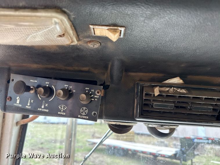 image for item ED4121 1980 Case 2390 tractor