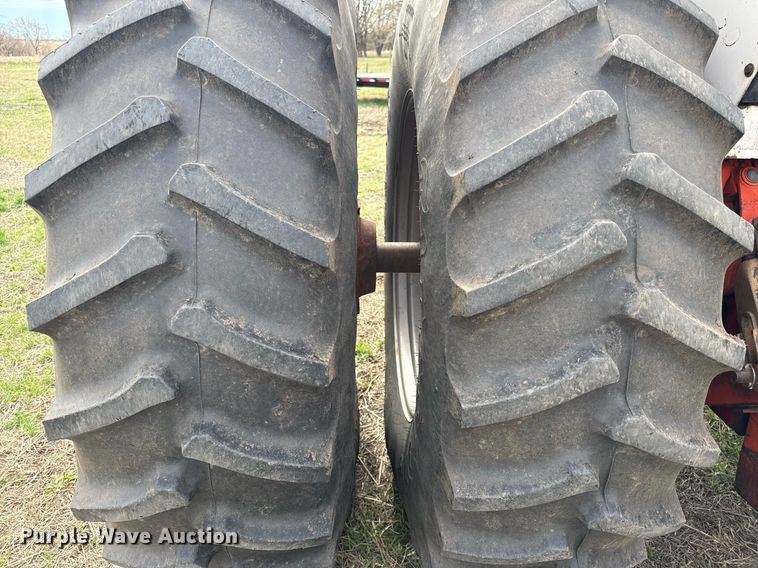 image for item ED4121 1980 Case 2390 tractor