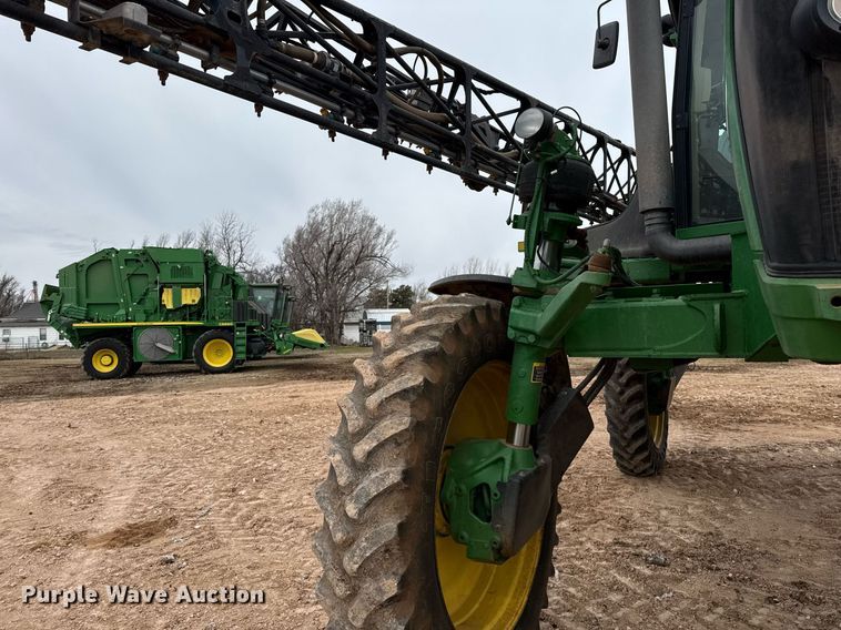 image for item ED5546 2011 John Deere 4730 sprayer