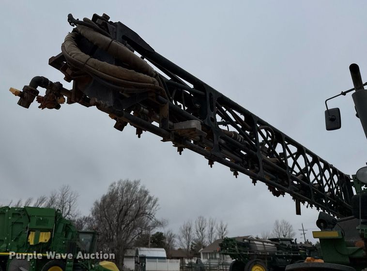 image for item ED5546 2011 John Deere 4730 sprayer