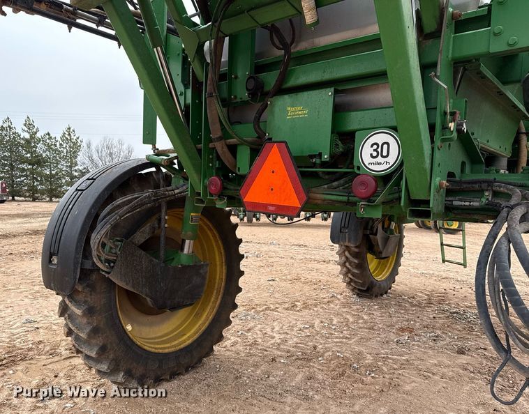 image for item ED5546 2011 John Deere 4730 sprayer