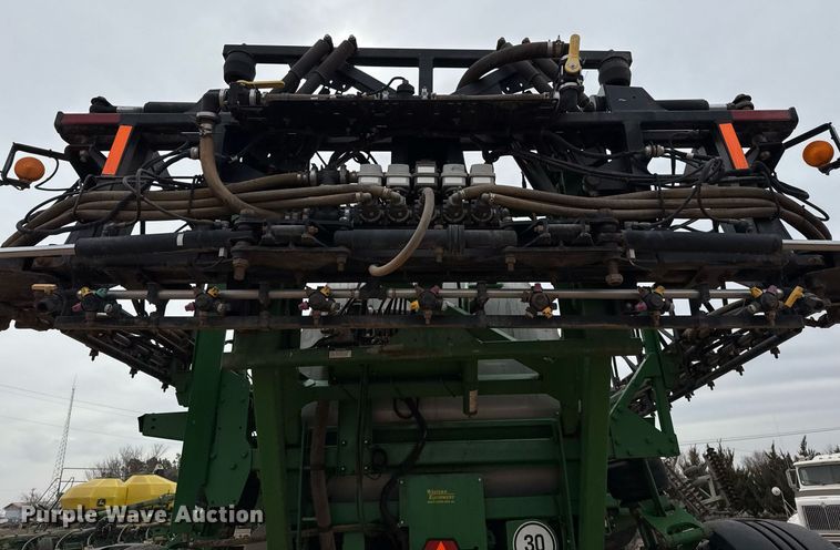 image for item ED5546 2011 John Deere 4730 sprayer