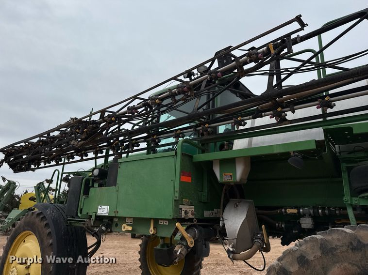 image for item ED5546 2011 John Deere 4730 sprayer