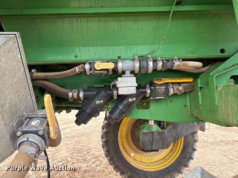 image for item ED5546 2011 John Deere 4730 sprayer