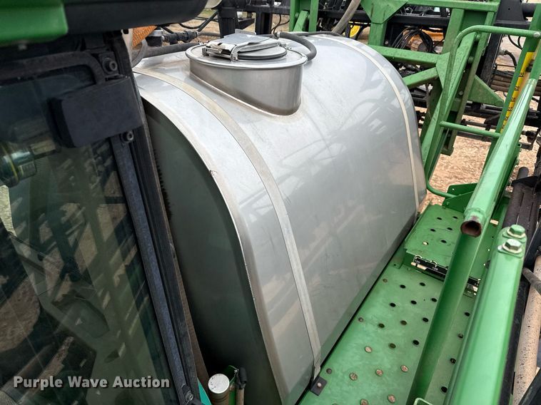 image for item ED5546 2011 John Deere 4730 sprayer