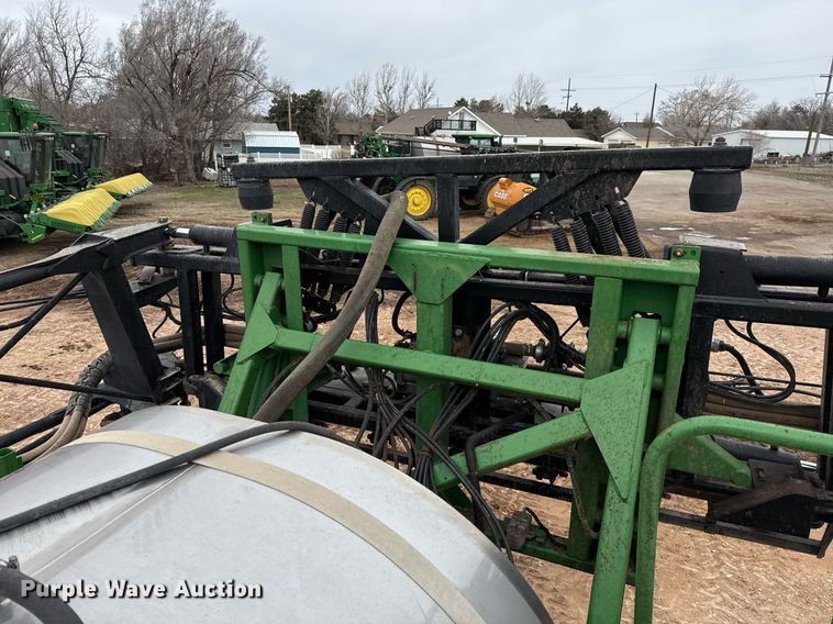 image for item ED5546 2011 John Deere 4730 sprayer