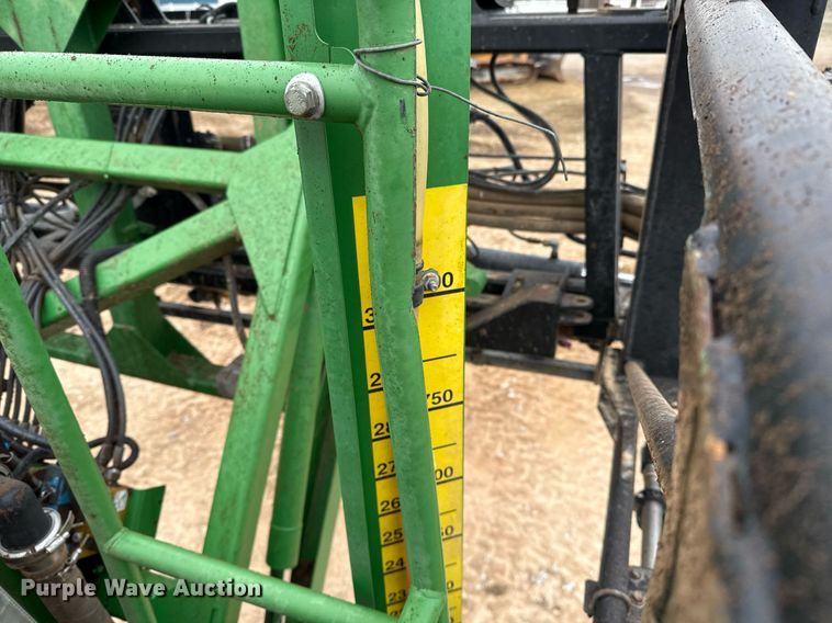 image for item ED5546 2011 John Deere 4730 sprayer