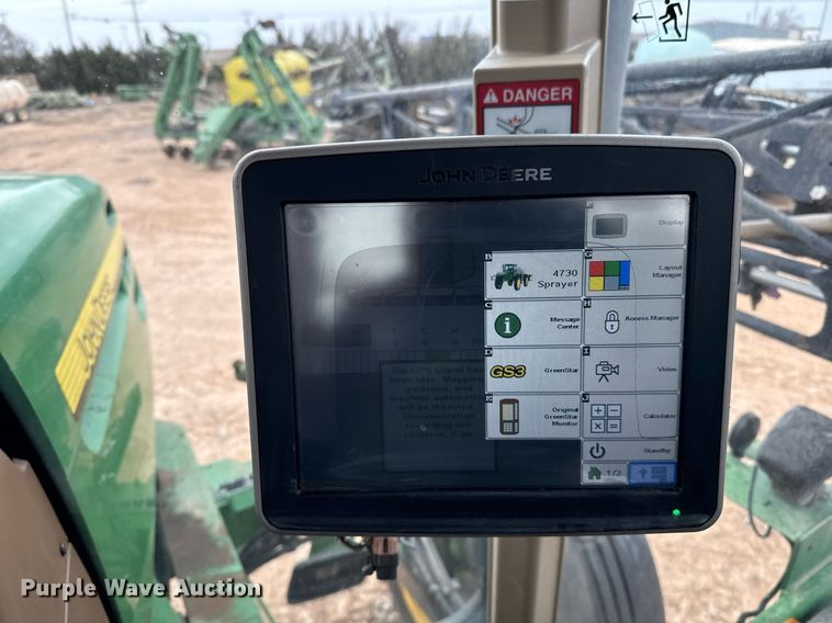 image for item ED5546 2011 John Deere 4730 sprayer