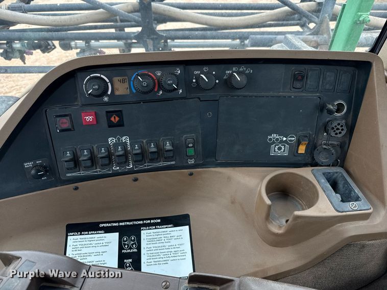 image for item ED5546 2011 John Deere 4730 sprayer