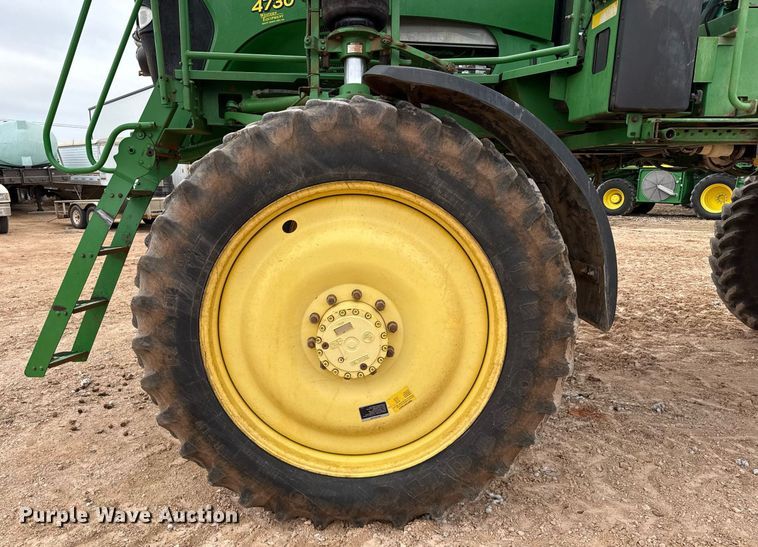 image for item ED5546 2011 John Deere 4730 sprayer