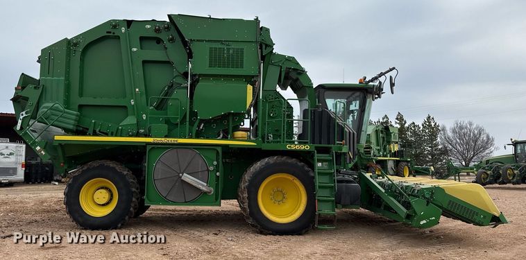 image for item ED5548 2015 John Deere CS690 RWA cotton stripper