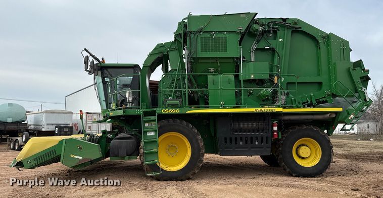 image for item ED5548 2015 John Deere CS690 RWA cotton stripper