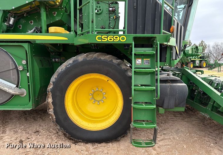 image for item ED5548 2015 John Deere CS690 RWA cotton stripper