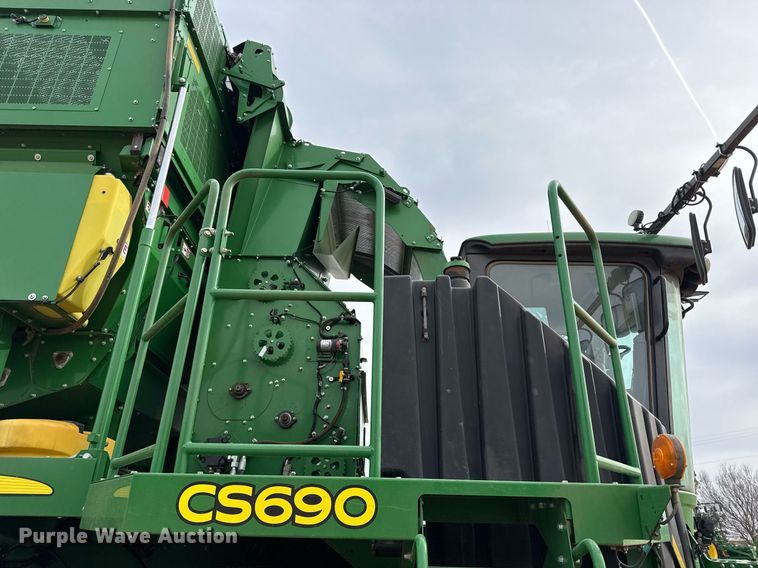 image for item ED5548 2015 John Deere CS690 RWA cotton stripper