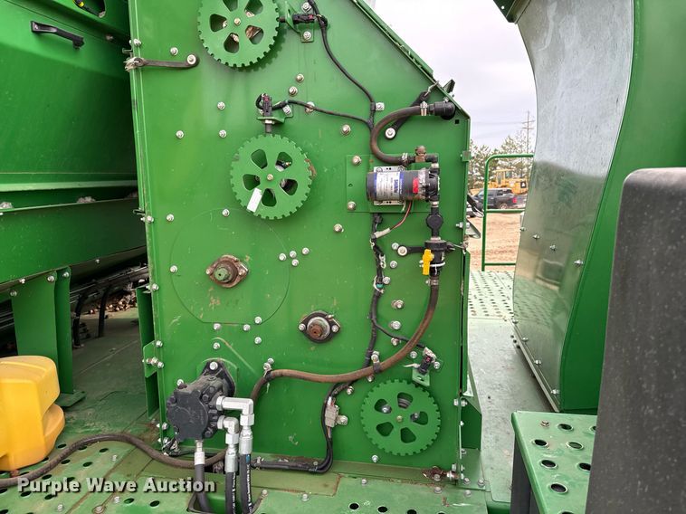 image for item ED5548 2015 John Deere CS690 RWA cotton stripper