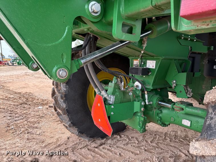 image for item ED5548 2015 John Deere CS690 RWA cotton stripper