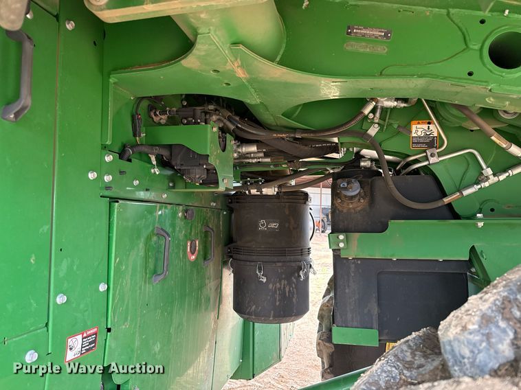 image for item ED5548 2015 John Deere CS690 RWA cotton stripper