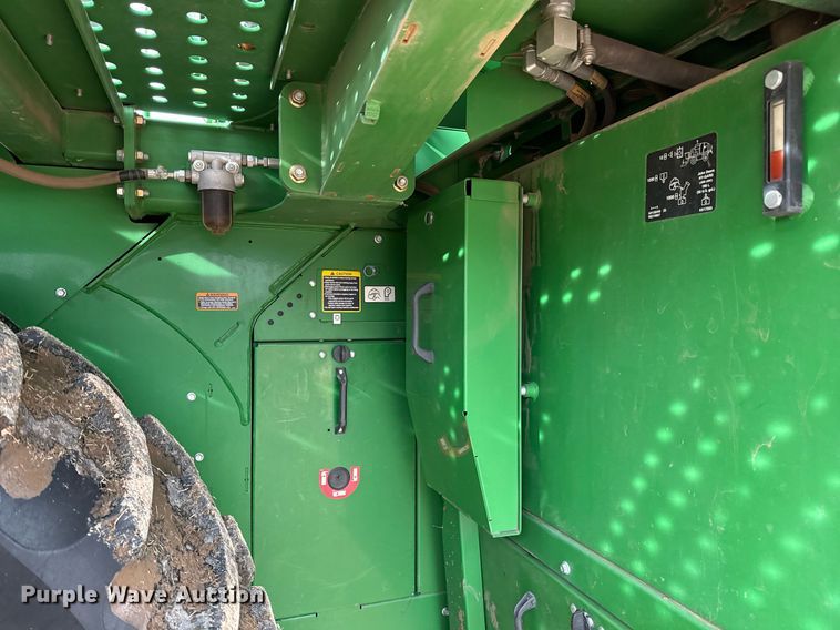 image for item ED5548 2015 John Deere CS690 RWA cotton stripper