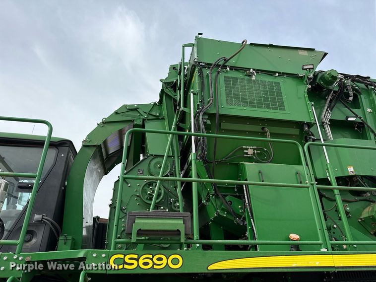 image for item ED5548 2015 John Deere CS690 RWA cotton stripper