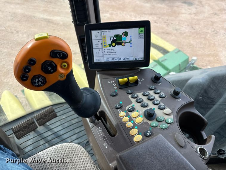 image for item ED5548 2015 John Deere CS690 RWA cotton stripper