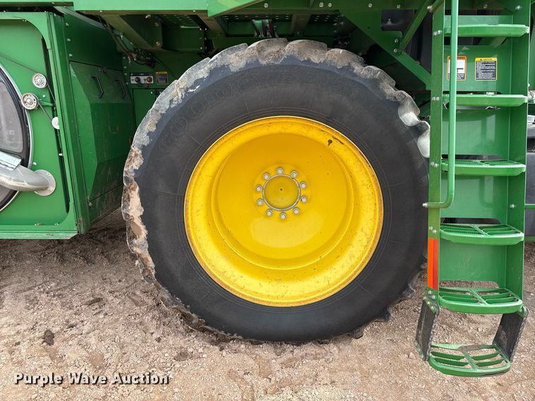 image for item ED5548 2015 John Deere CS690 RWA cotton stripper