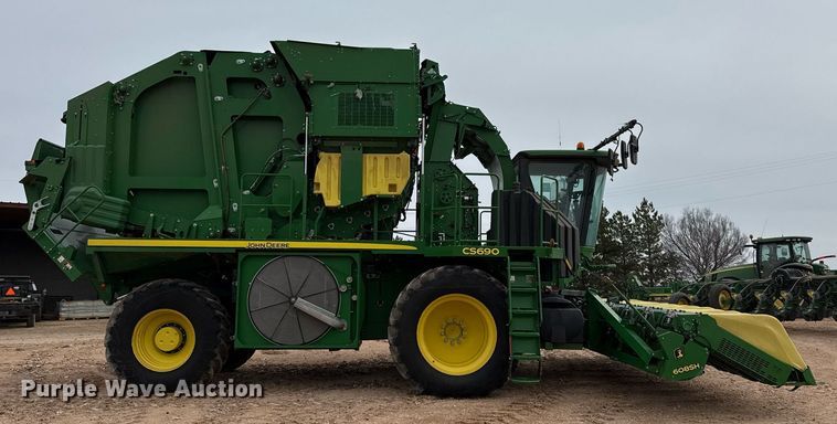 image for item ED5549 2018 John Deere CS690 RWA cotton stripper