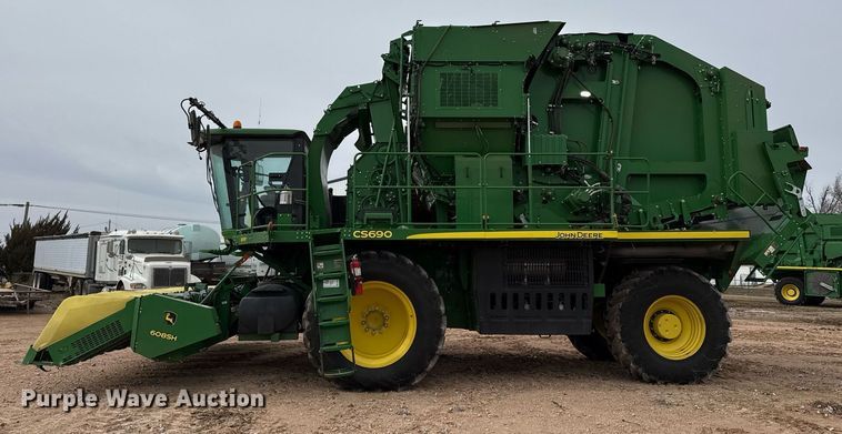 image for item ED5549 2018 John Deere CS690 RWA cotton stripper