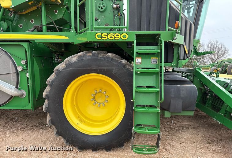 image for item ED5549 2018 John Deere CS690 RWA cotton stripper