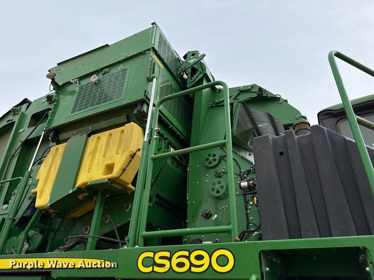 image for item ED5549 2018 John Deere CS690 RWA cotton stripper