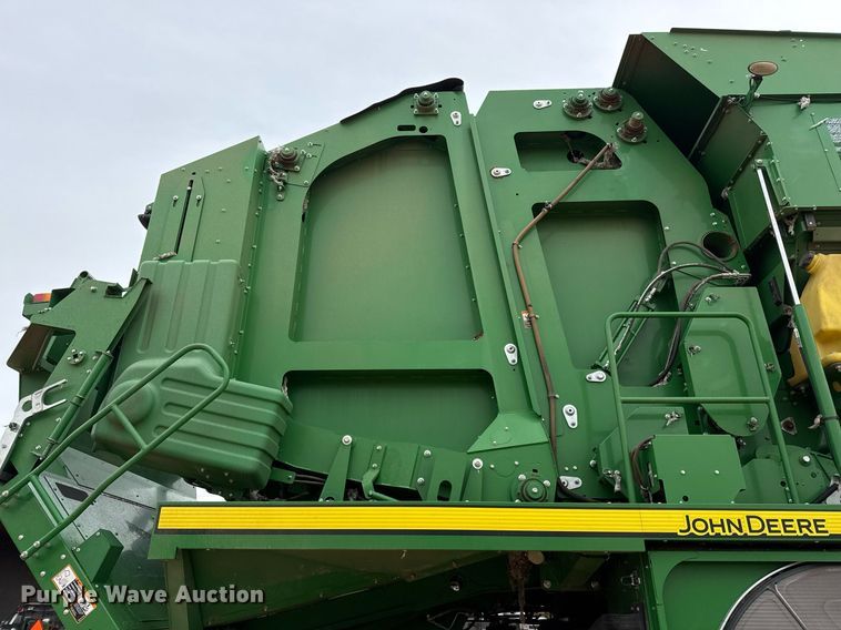 image for item ED5549 2018 John Deere CS690 RWA cotton stripper