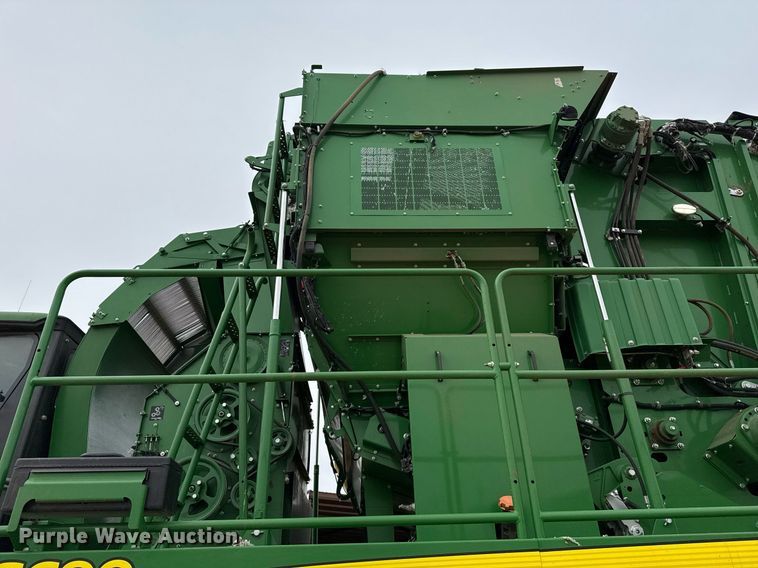 image for item ED5549 2018 John Deere CS690 RWA cotton stripper