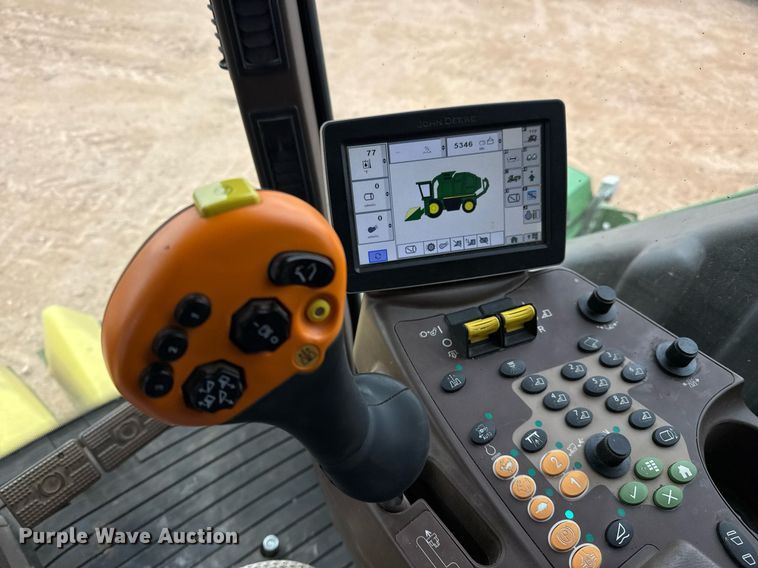 image for item ED5549 2018 John Deere CS690 RWA cotton stripper