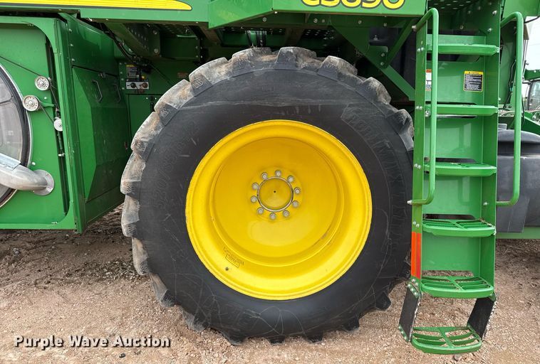 image for item ED5549 2018 John Deere CS690 RWA cotton stripper