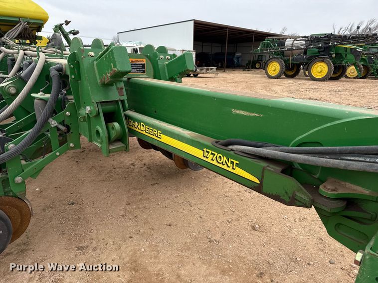 image for item ED5551 2013 John Deere 1770NT no-till planter