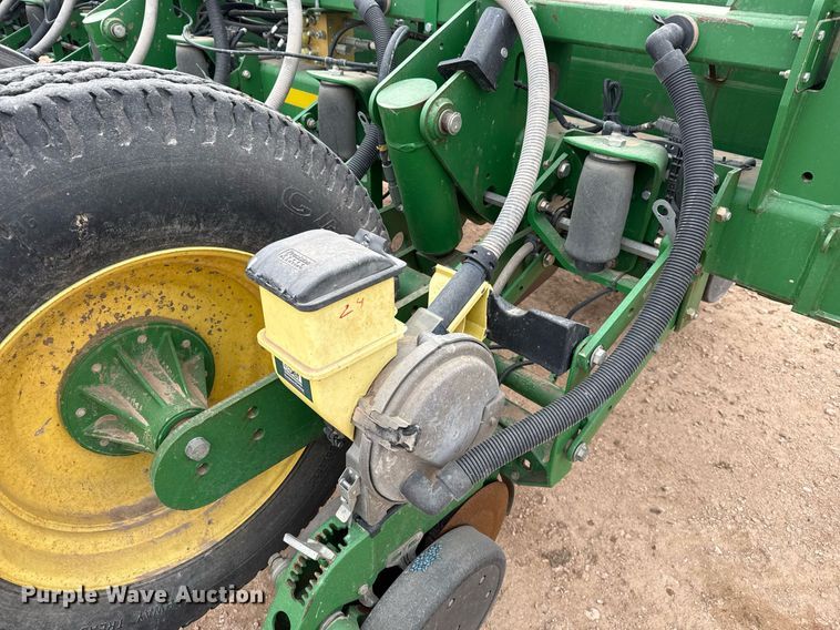 image for item ED5551 2013 John Deere 1770NT no-till planter