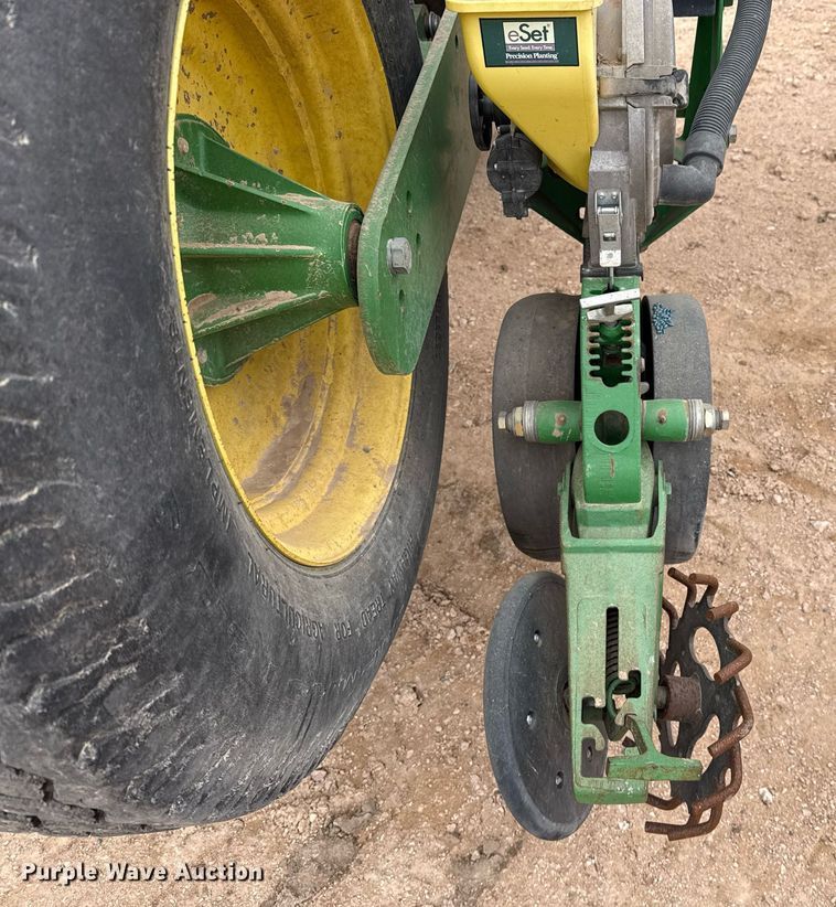 image for item ED5551 2013 John Deere 1770NT no-till planter
