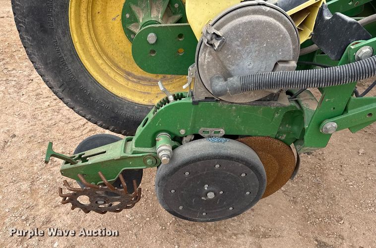 image for item ED5551 2013 John Deere 1770NT no-till planter