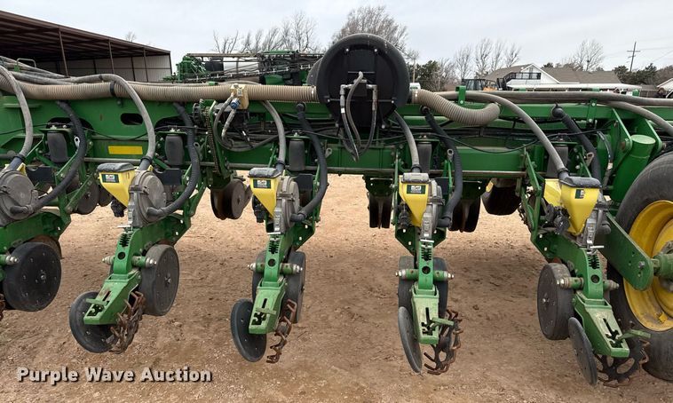 image for item ED5551 2013 John Deere 1770NT no-till planter