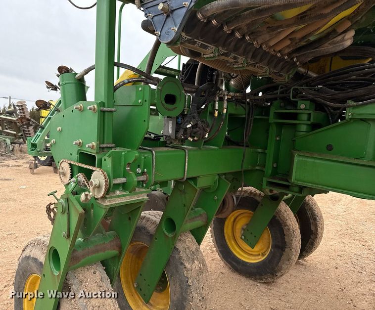 image for item ED5551 2013 John Deere 1770NT no-till planter