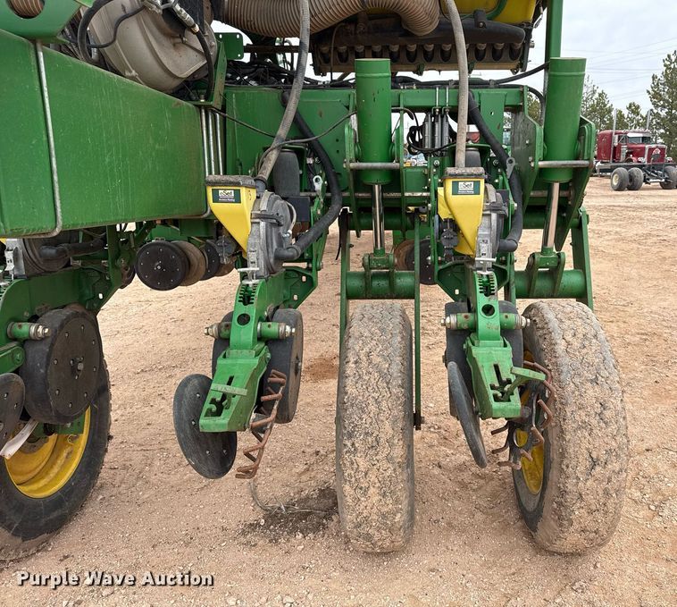 image for item ED5551 2013 John Deere 1770NT no-till planter