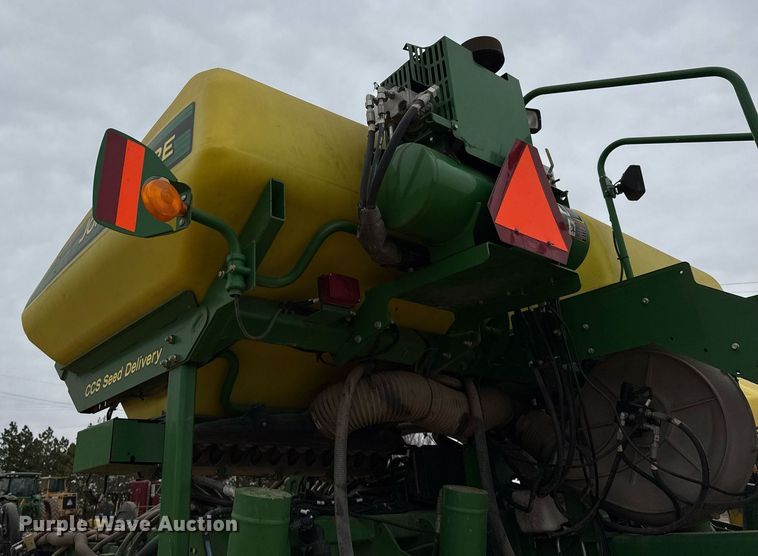image for item ED5551 2013 John Deere 1770NT no-till planter