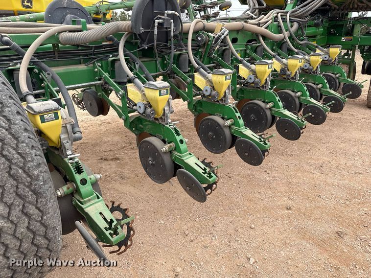 image for item ED5551 2013 John Deere 1770NT no-till planter